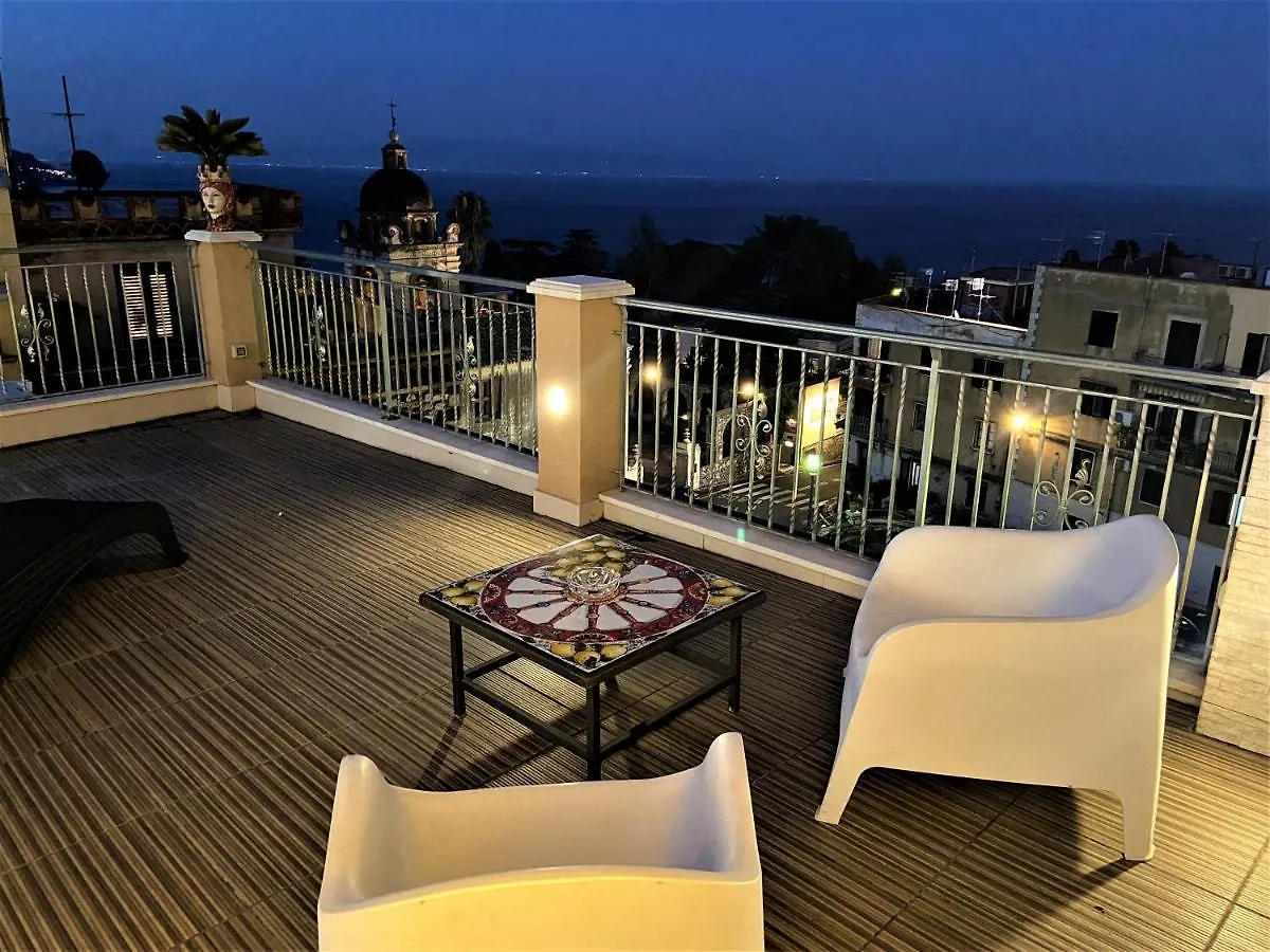 I Due Grifoni Studio Flat Taormina Italy