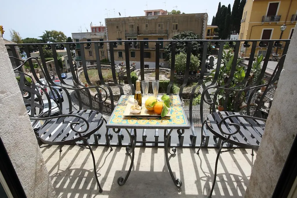 Guest house I Due Grifoni Studio Flat Taormina