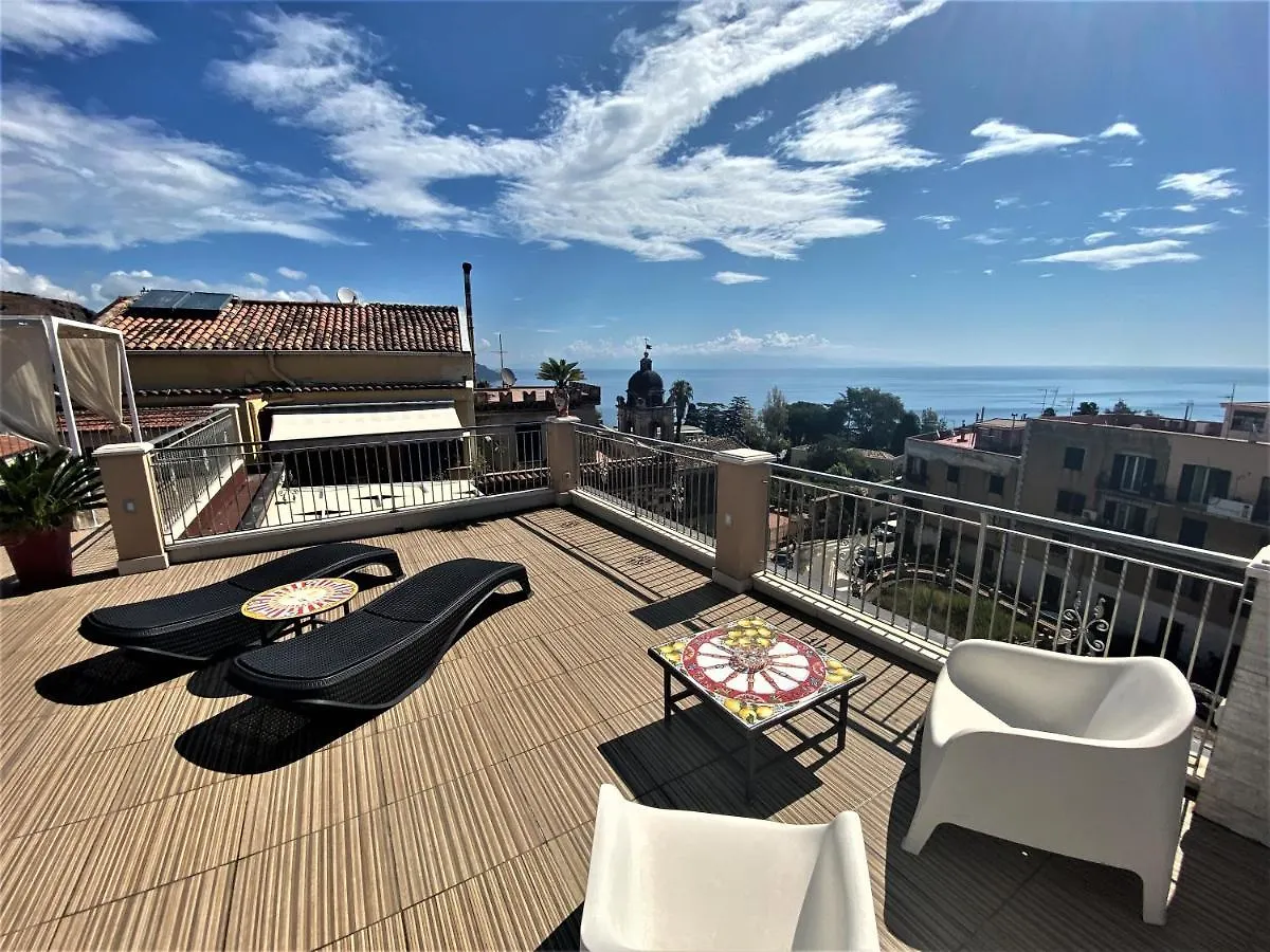 Guest house I Due Grifoni Studio Flat Taormina