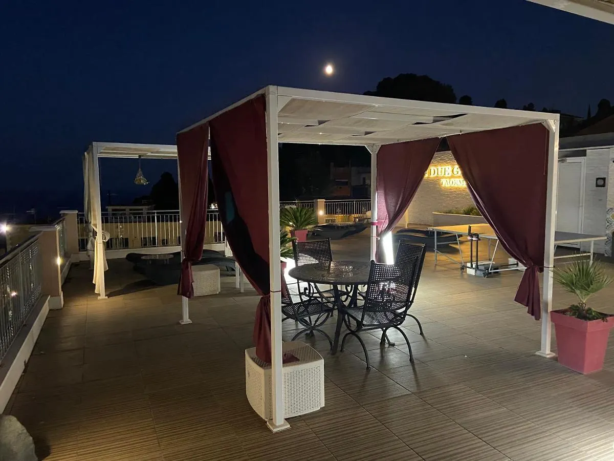 I Due Grifoni Studio Flat Taormina 0*,
