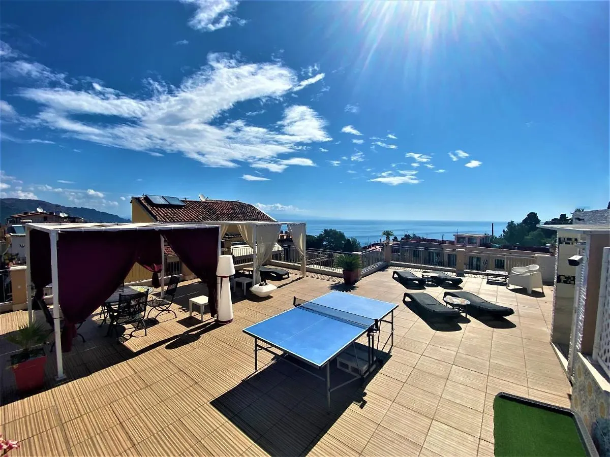 Guest house I Due Grifoni Studio Flat Taormina