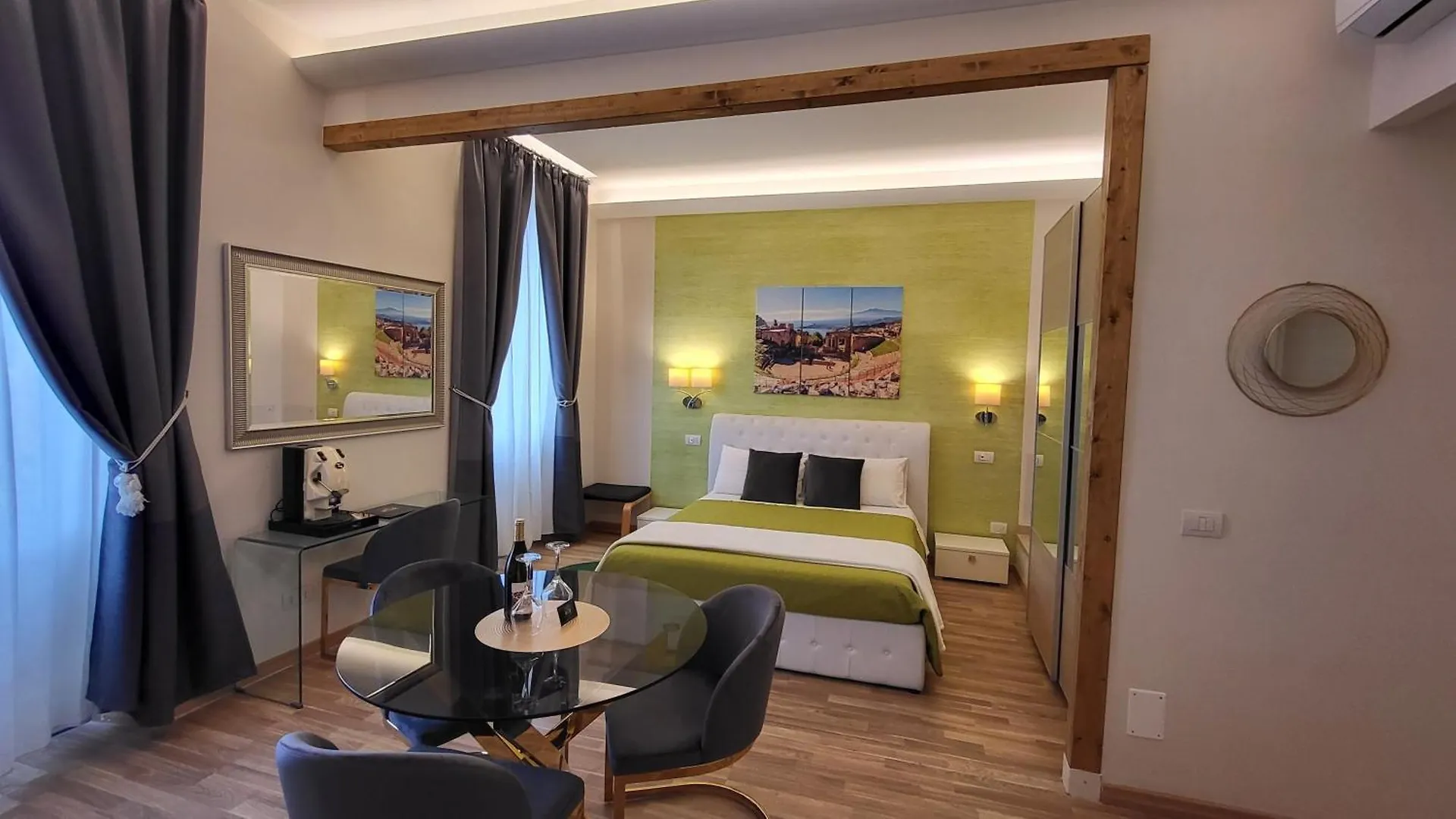 I Due Grifoni Studio Flat Taormina 0*,  Italy