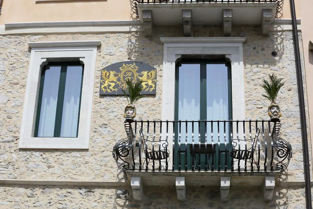 Guest house I Due Grifoni Studio Flat Taormina Italy